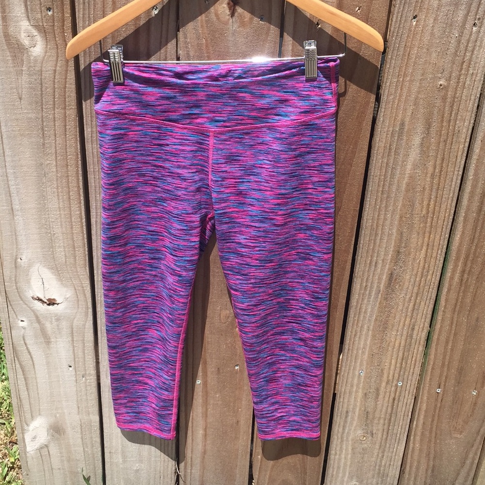 Fabletics Salar Capri Pop Pink Stripe Pattern Sz S EUC